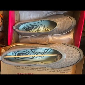 Ryka Frost Grey 11M Fitness Flats